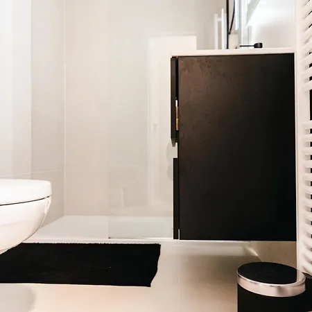 Lecomte - Family Escape At Sea 203 Ostend