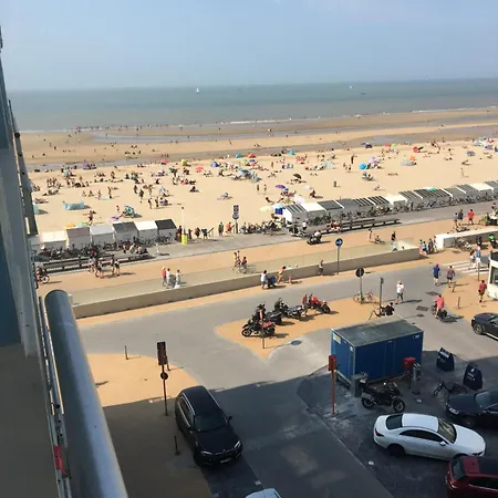 Lecomte - Family Escape At Sea 203 * Ostend