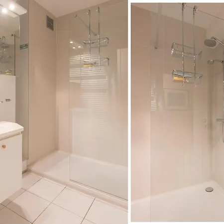 Lecomte - Family Escape At Sea 203