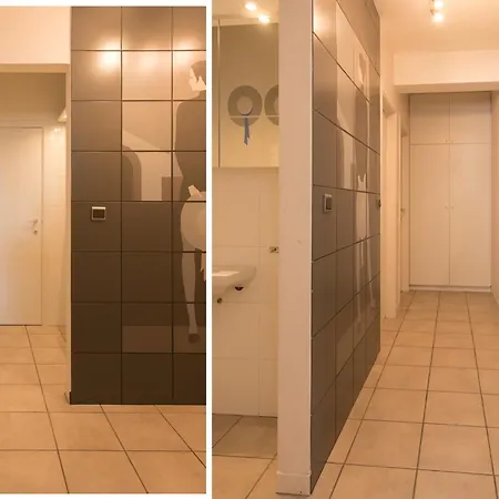 Lecomte - Family Escape At Sea 203